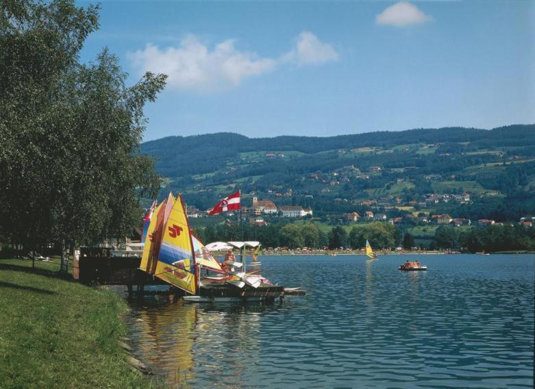 Zwei Schlafzimmer Ferienapartment Anna Am Stubenbergsee Inklusive Vier E-Bikes Exteriér fotografie